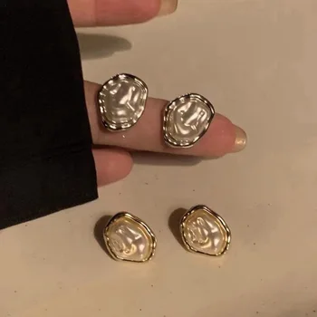 Madingi ir paprasti barokiniai perlų auskarai moterims Nišinis dizainas Netaisyklingi auskarai Smeigės Unikalūs prabangūs moteriški papuošalai